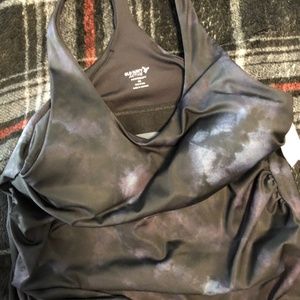 Old Navy maternity workout top - brand new